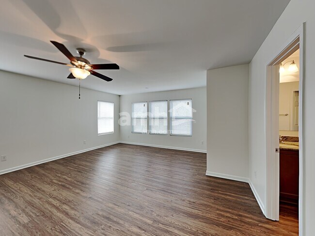 Building Photo - 5525 Idlewild Rd N