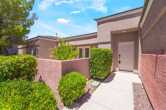 Foto del edificio - Beautiful Single Story Home with 3 Bedroom...