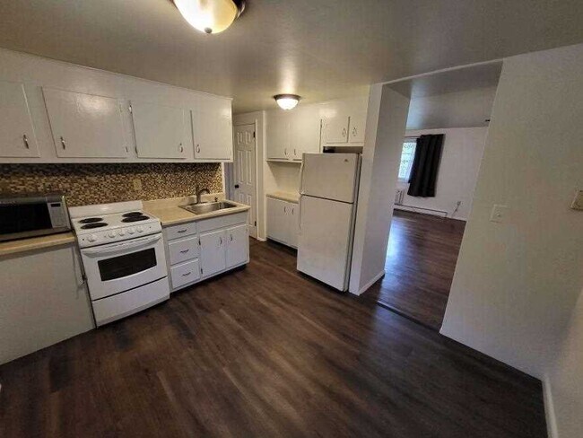 Building Photo - 1704 Parr Lake Dr