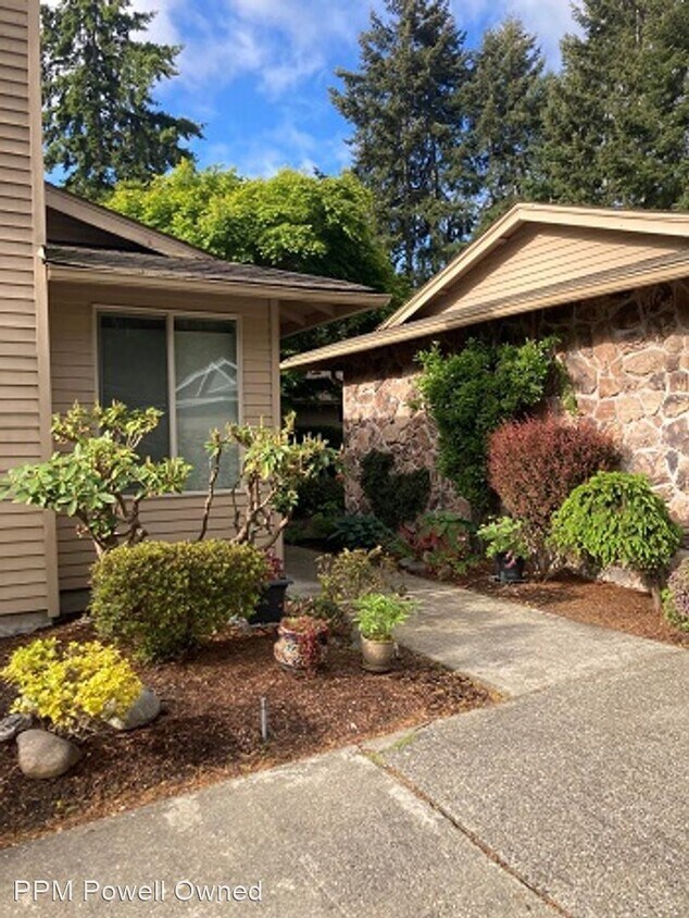 2 br, 2 bath House 24937 11th Ave S House for Rent in Des Moines