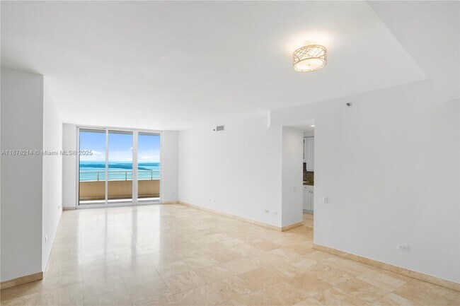 Foto del edificio - 808 Brickell Key Dr