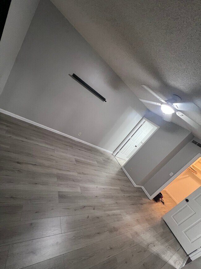 Foto del edificio - 1327 Quail Valley Rd