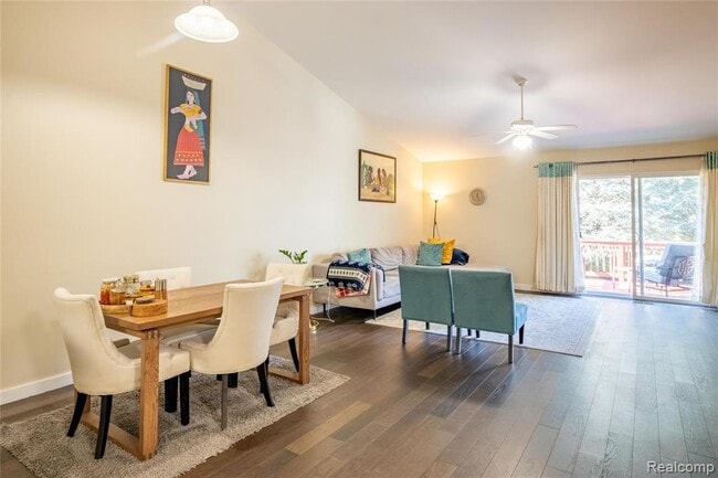 Foto del edificio - 41063 Millbrook Dr