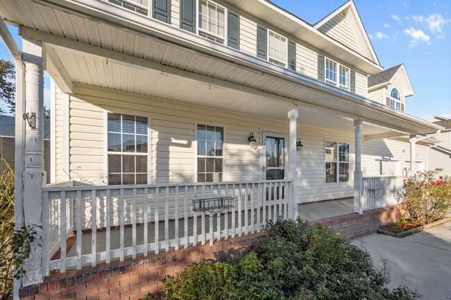 Foto del edificio - 200 Bridlewood Dr