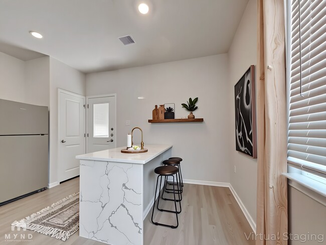 Foto del edificio - 15419 Maple Terrace Dr