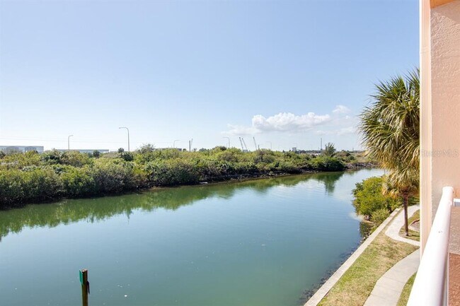 Building Photo - 5000 Culbreath Key Way