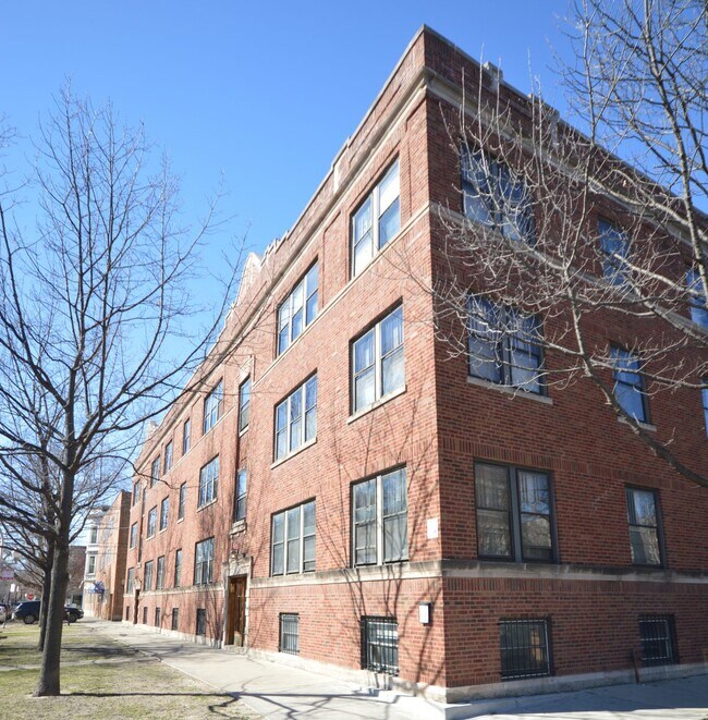 Foto del edificio - 1336 W Waveland Ave
