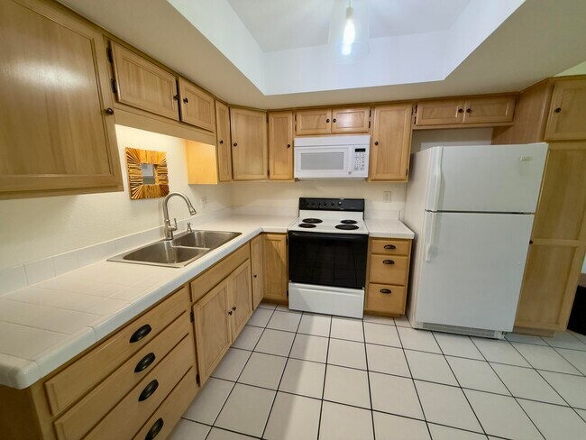 Foto del edificio - 9641 Spyglass Ave
