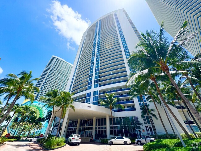 Building Photo - 1800 S Ocean Dr