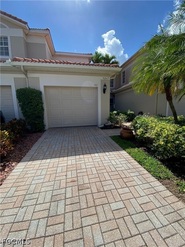 Building Photo - 9265 Belleza Way