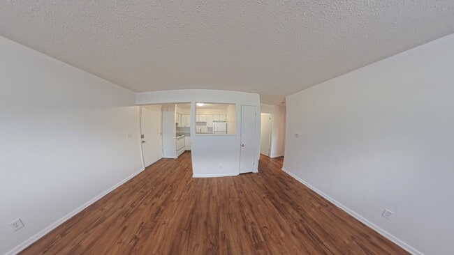Building Photo - 310 NW Chapel Dr