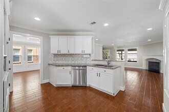 Building Photo - 5703 Basswood Dale Dr