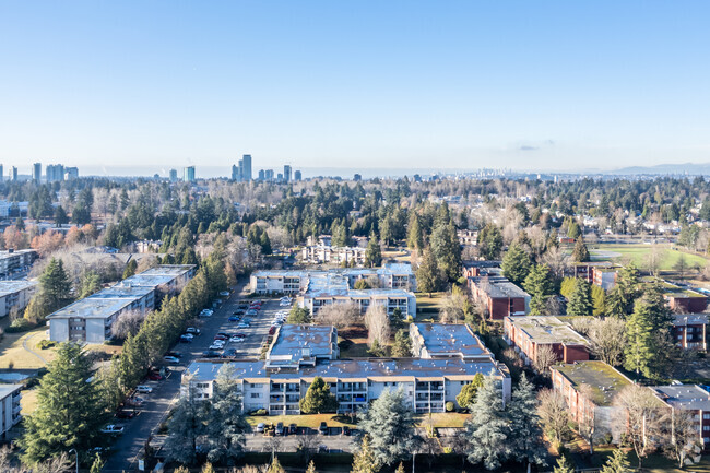 Building Photo - Guildford Gardens