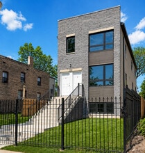 Building Photo - 736 N Pine Ave