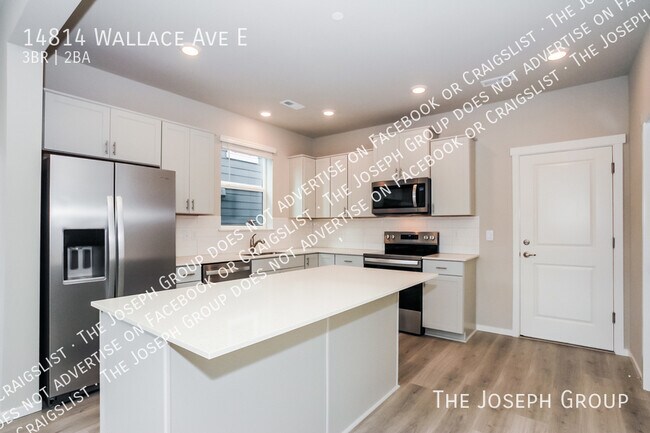 Foto del edificio - 14814 Wallace Ave E
