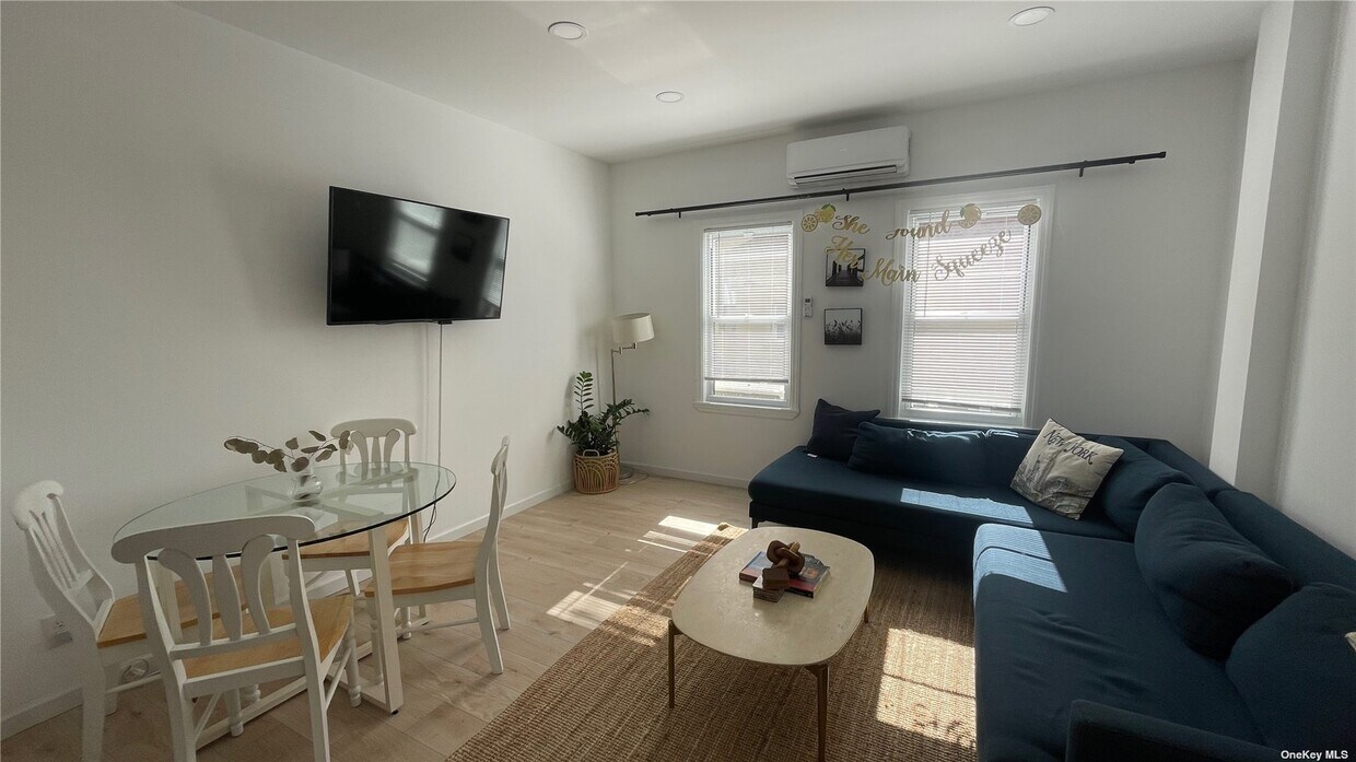 Foto principal - 318 Beach 69th St