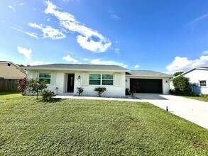 Building Photo - 121 Eider Ct