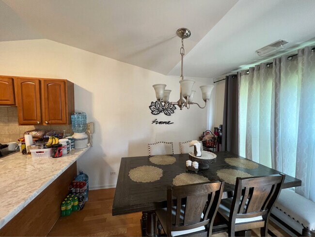Foto del edificio - 1163 N Red Oak Cir