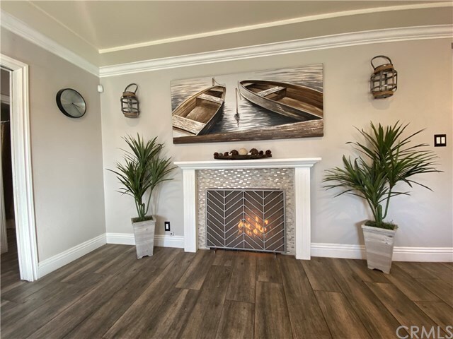 Foto del edificio - 2401 N Forest Ave
