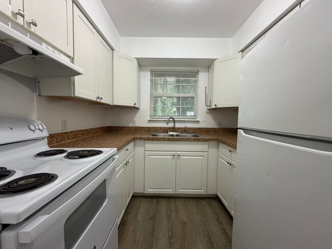 Building Photo - 6207 SW 11th Pl