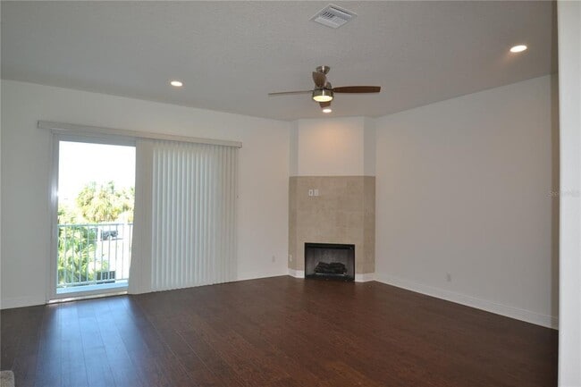 Building Photo - 5732 Biscayne Ct