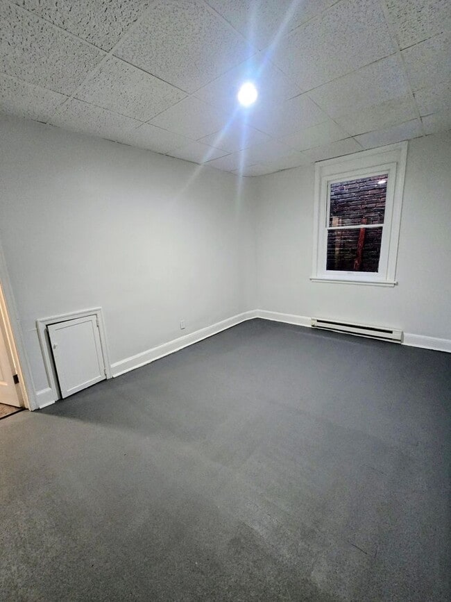 Building Photo - 42 N Eighth St