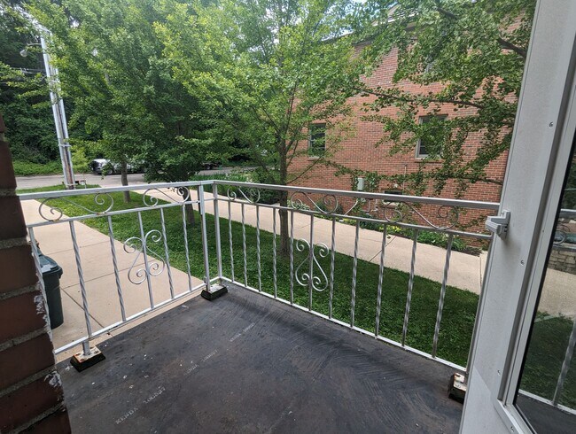 Foto del edificio - Newly Remodeled 2-Bedroom Apartment – Convenient Location!