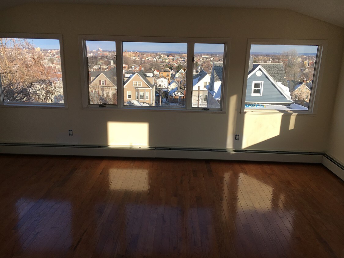 Primary Photo - 100 Kimball Ave