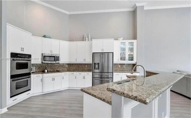 Building Photo - 7517 NW 127th Manor
