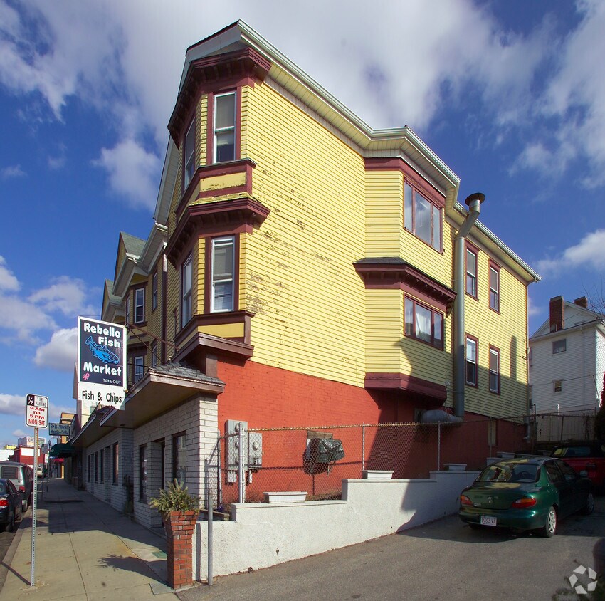 Foto del edificio - 446 S Main St