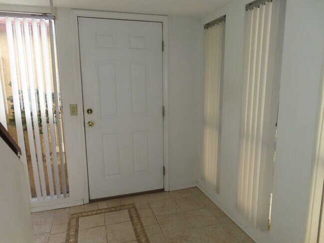 Foto del edificio - 29324 Vía Frontera