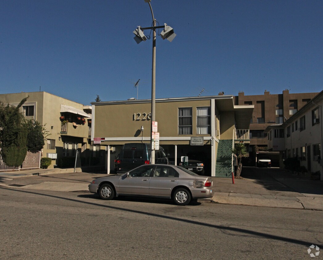 Building Photo - 1228 N Mccadden Pl
