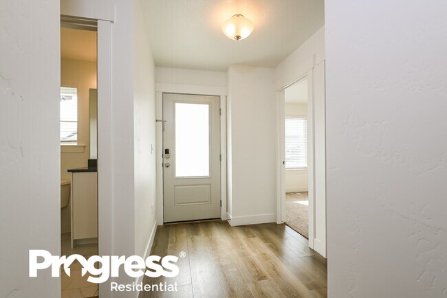 Foto del edificio - 2363 Spring St