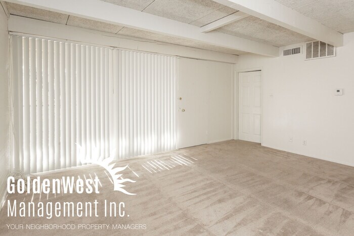 Primary Photo - 910 E Marlette Ave