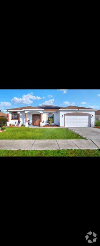 Building Photo - 1561 Shorewood Dr
