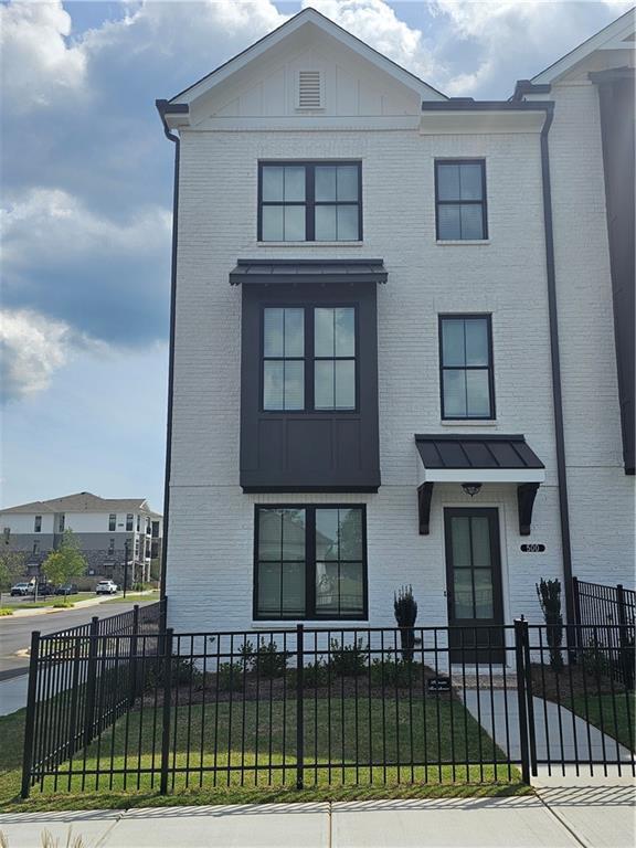 Building Photo - 500 Healy Dr