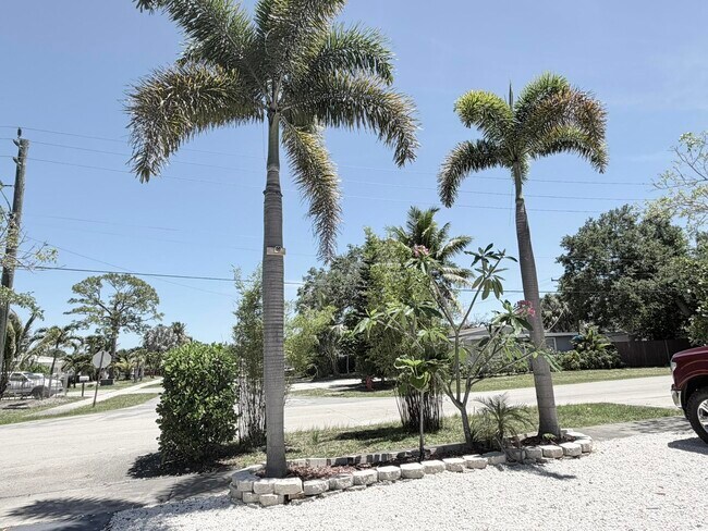 Foto del edificio - 1413 SW 23rd Ave