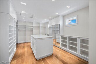 Building Photo - 1270 Gulf Shore Blvd S