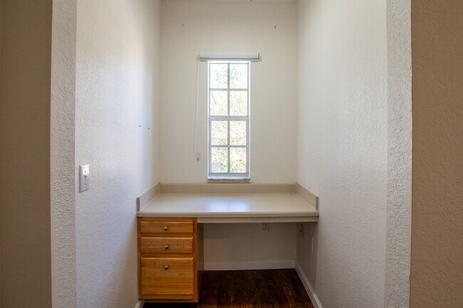 Foto del edificio - Condo in Desirable Mirabella Community