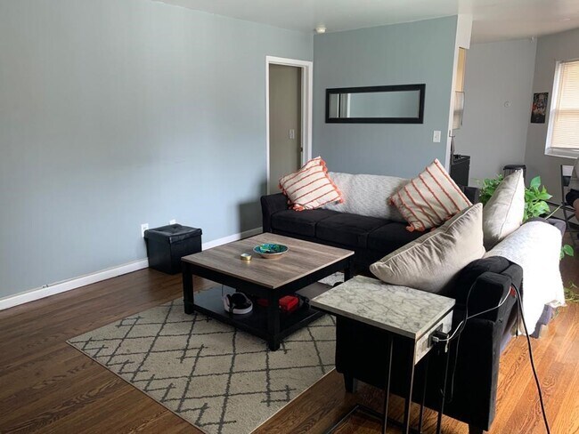 Foto del edificio - 7017 Columbia Ave