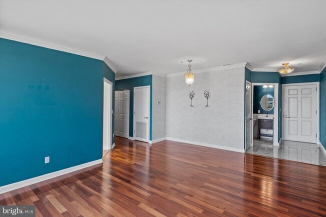 Building Photo - 100 Harborview Dr