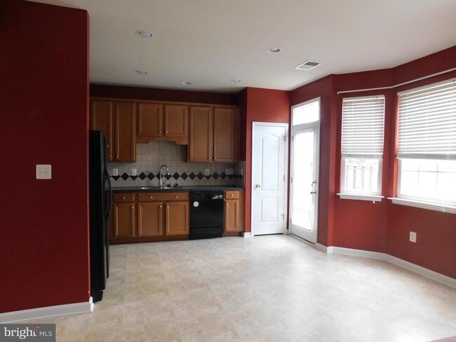 Building Photo - 402 Kintyre Ln