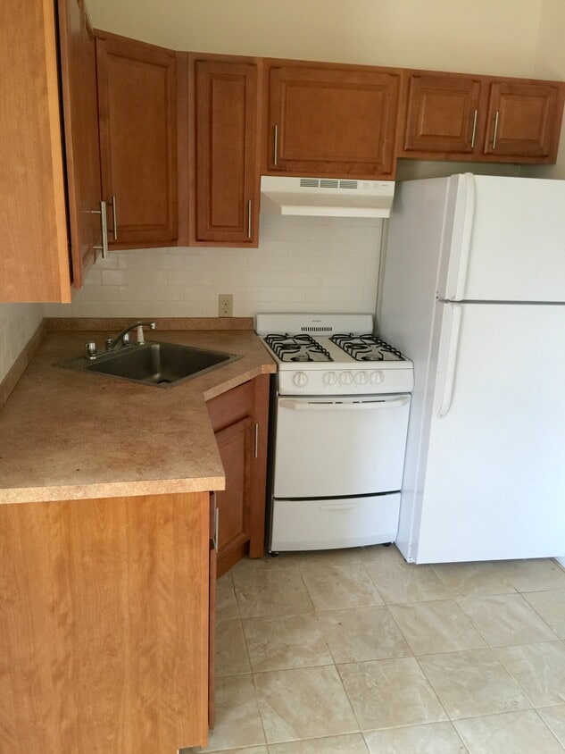 Primary Photo - 22 Brighton Ave