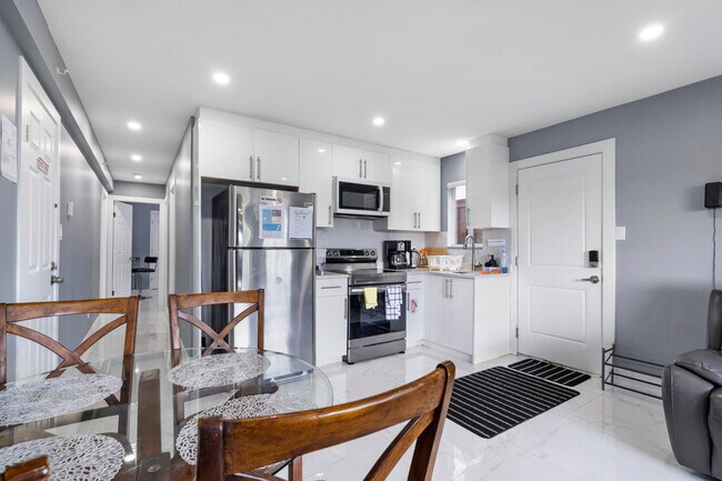 Photo du bâtiment - 1165 E 61st Ave