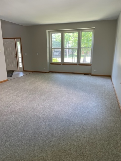 Building Photo - 9928 Bedford Dr