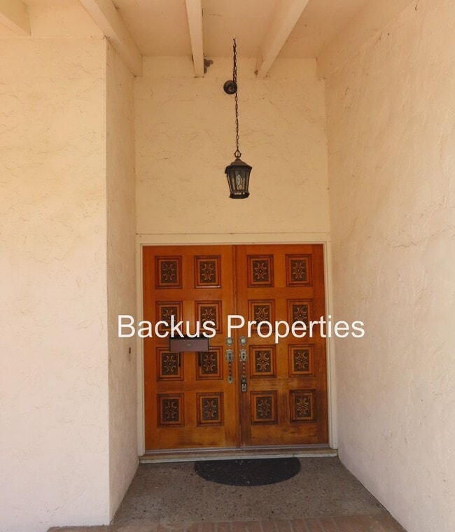 Building Photo - 18725 Vasquez Ct