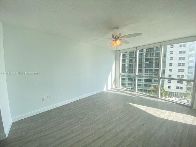 Foto del edificio - 1717 N Bayshore Dr