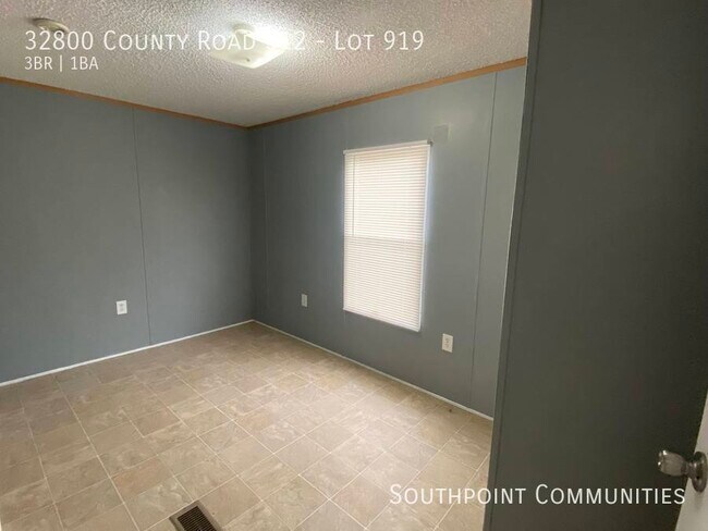 Foto del edificio - 32800 Co Rd 512