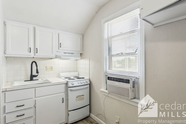 Foto del edificio - 1728 N Hillside St