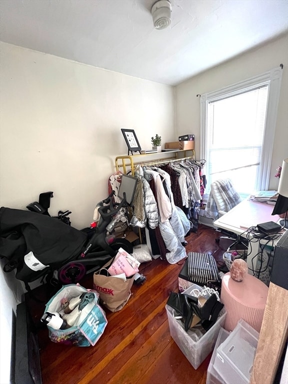 Foto del edificio - 667 E 8th St